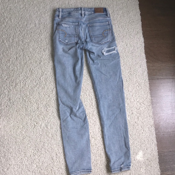 American eagle light wash ripped jeans - Picture 5 of 6